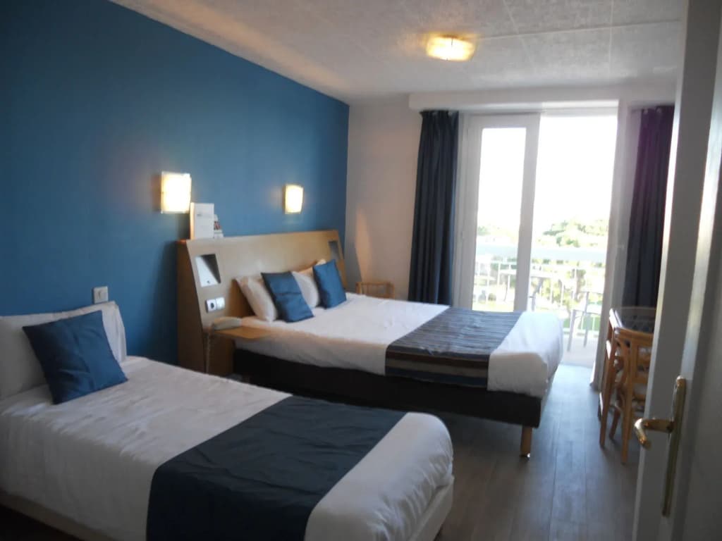 Brit Hotel Hermitage - Photo 4