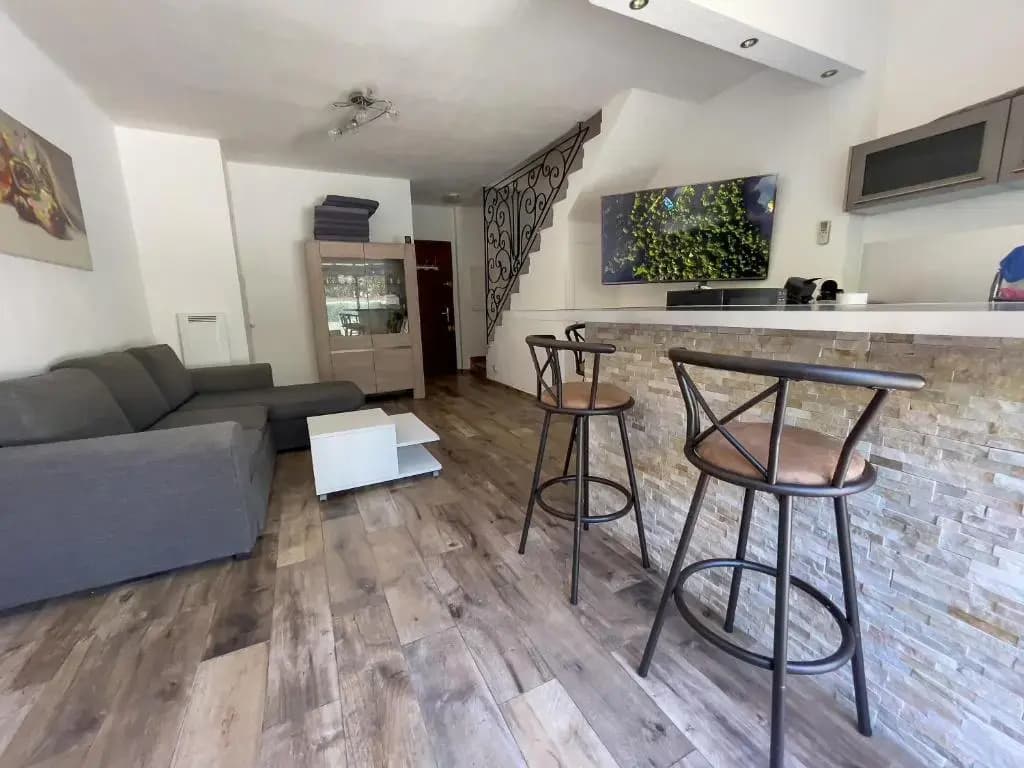 Apartement Maenat - Miniature 8
