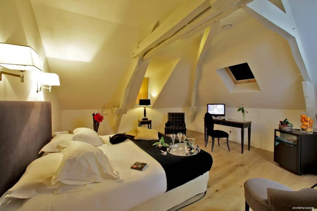 Hotel Le Renoir - Photo 3