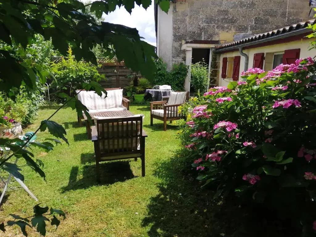 Chambre PEYROUTAS " CAMILLE" Vignonet St Emilion - Miniature 8