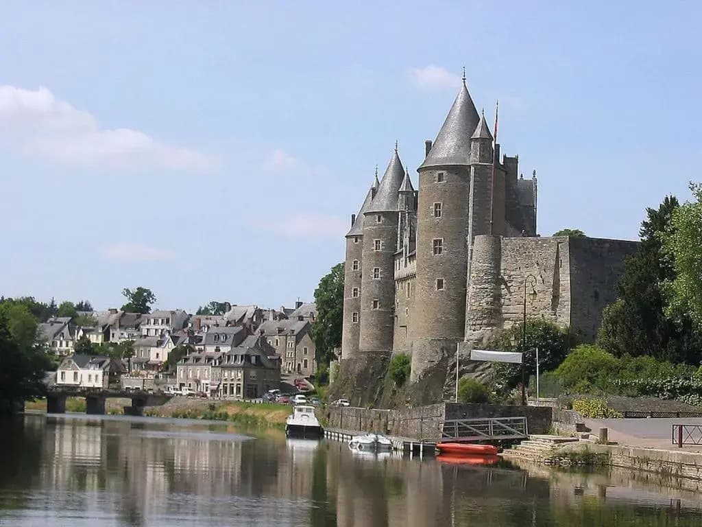 Josselin Church View . - Photo 5
