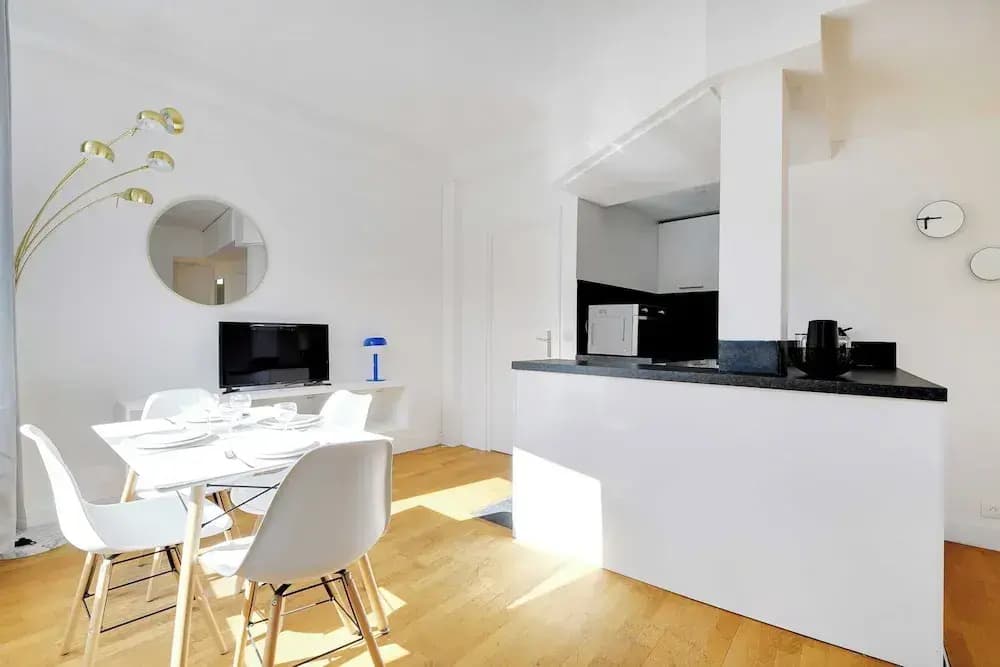 Cozy Apartment 2bdr/5p - in the Heart of Suresnes - Miniature 7