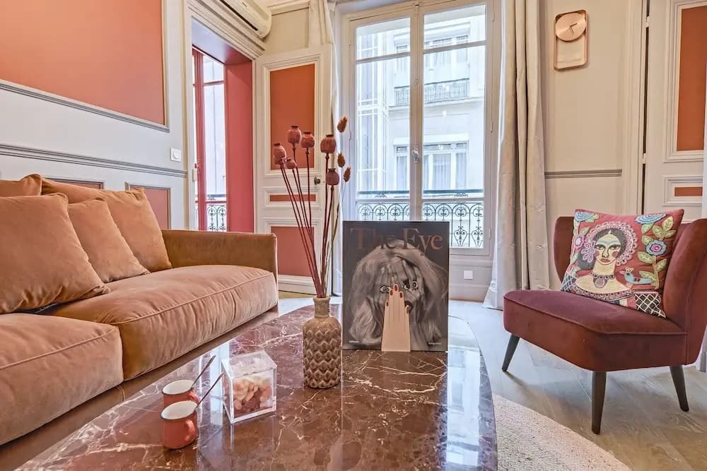 The Lord Byron Suite - Miniature 6