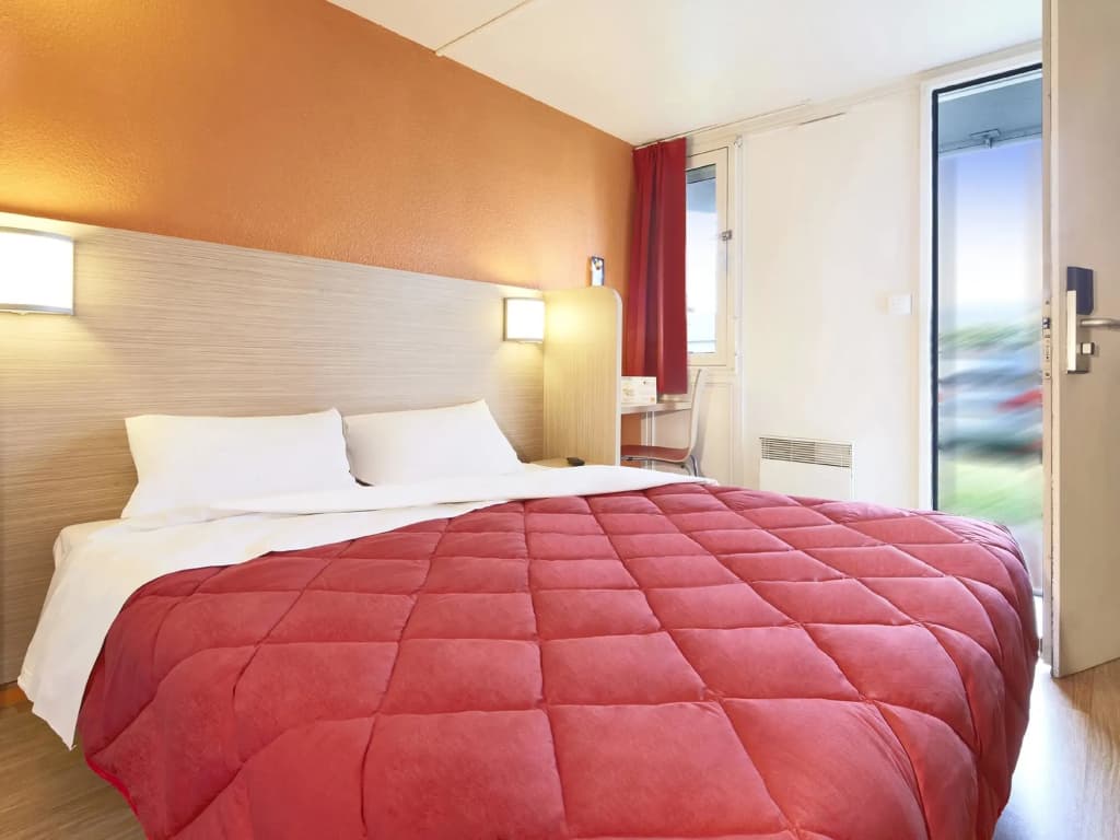 Hotel Première Classe Lille Sud - Seclin - Photo 2