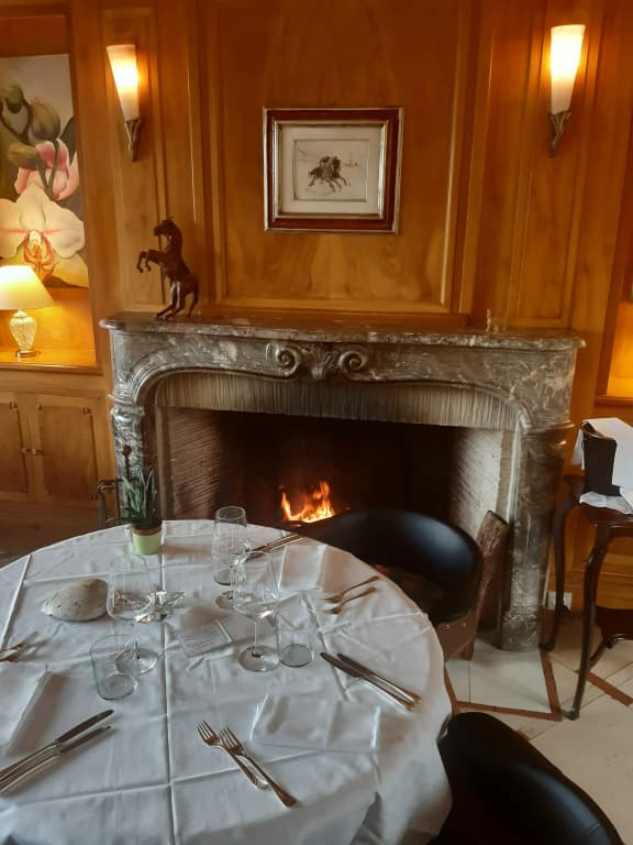 Logis Hôtels Domaine du Châtelard - Photo 2