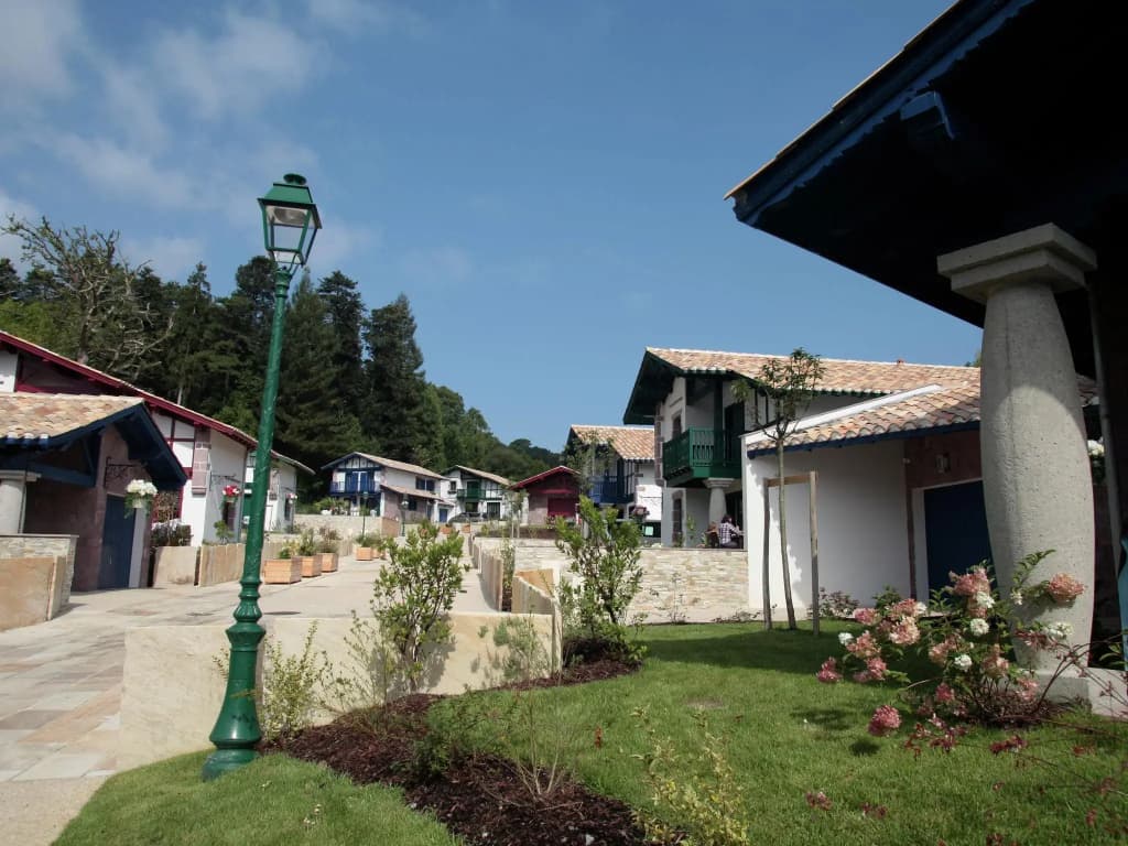 Villa in Basque Style Near Sea - Miniature 8