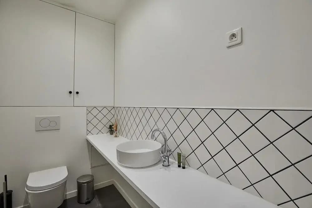 Superb 3 Bedroom Flat in the Center of Paris - Miniature 7