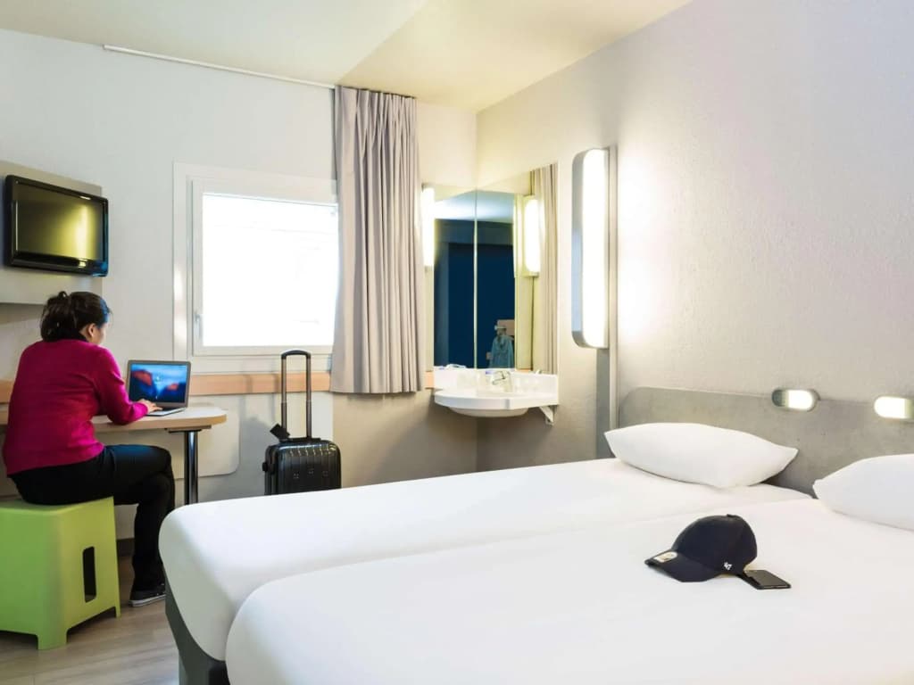 ibis budget Paris Porte de Montmartre Hotel - Photo 4