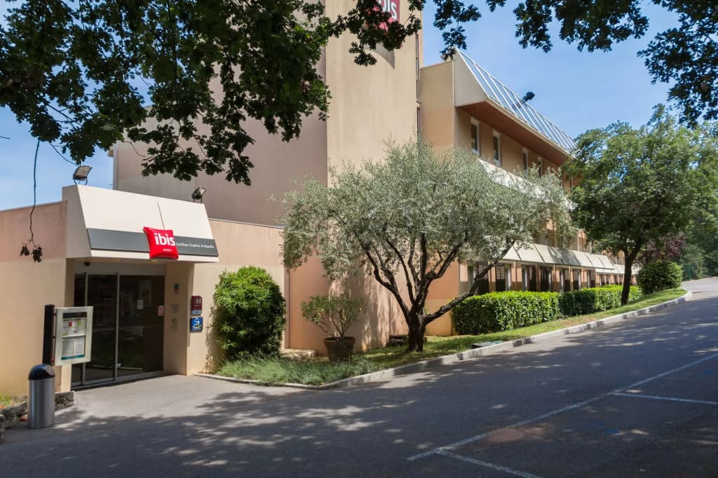 ibis Antibes Sophia Antipolis - Photo 1