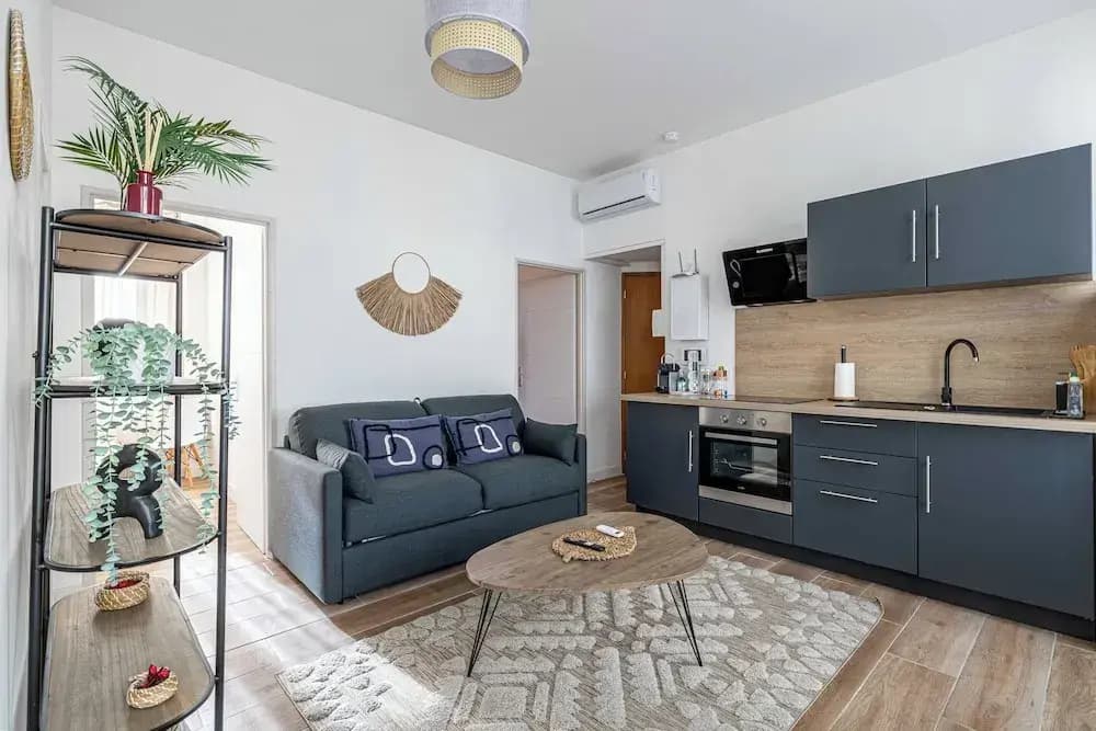 Sublime 2 Bedroom Apart.- Cannes Residential Area - Photo 1