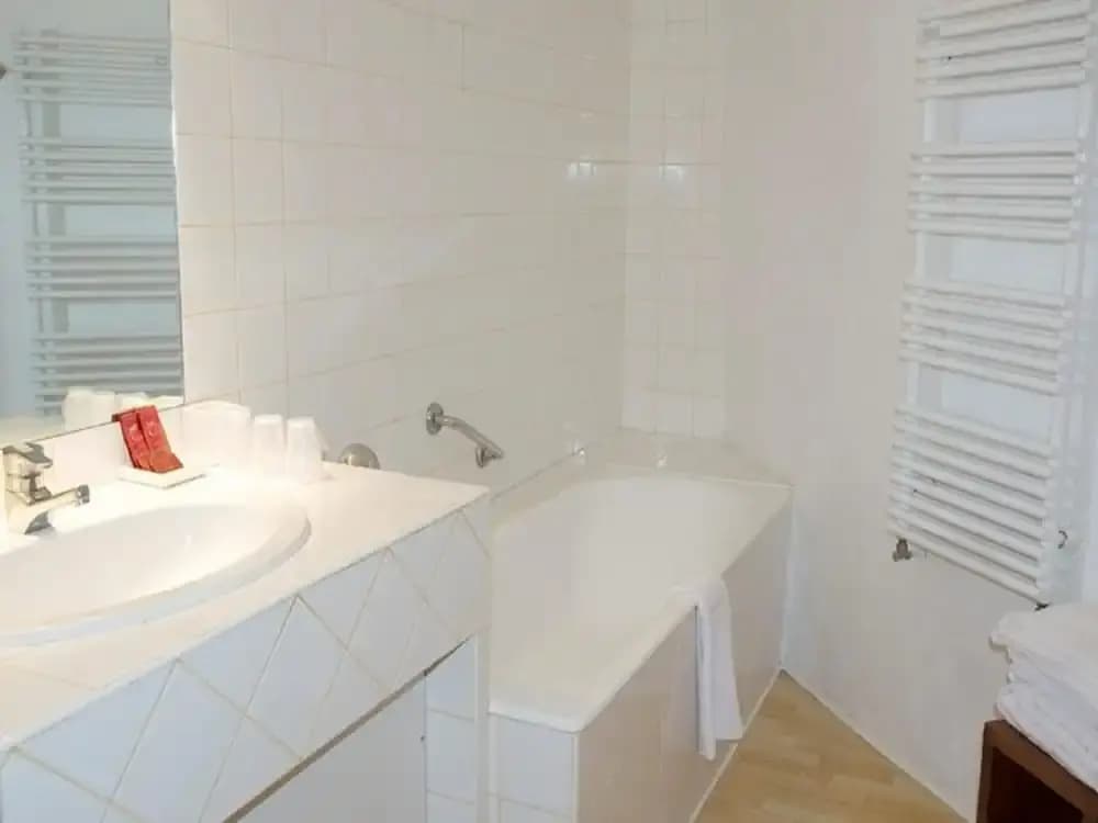 Hotel La Bougnate - Miniature 7