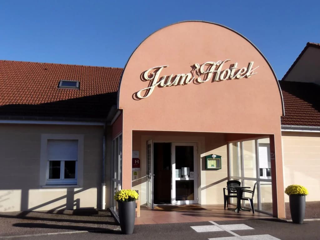 Logis Jum'Hotel - Photo 1