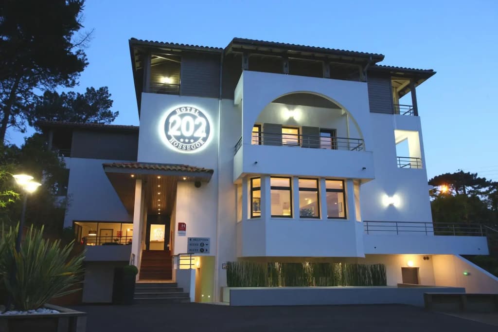 Hotel 202 - Photo 1