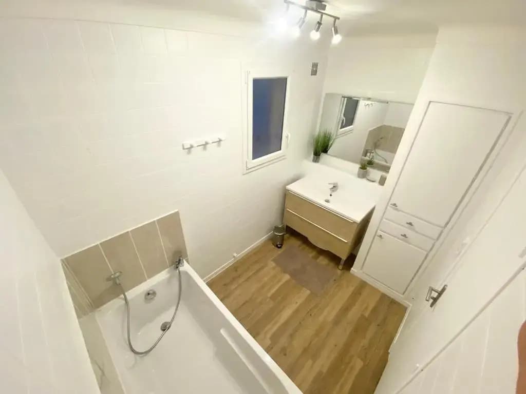 Appartement spacieux 4 chambres, jardin, proche centre-ville - Miniature 7