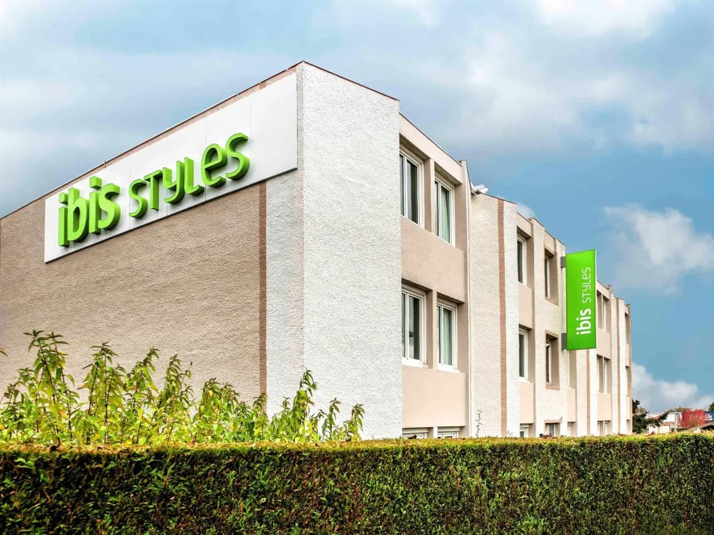 ibis Styles Rouen Nord Barentin - Photo 1