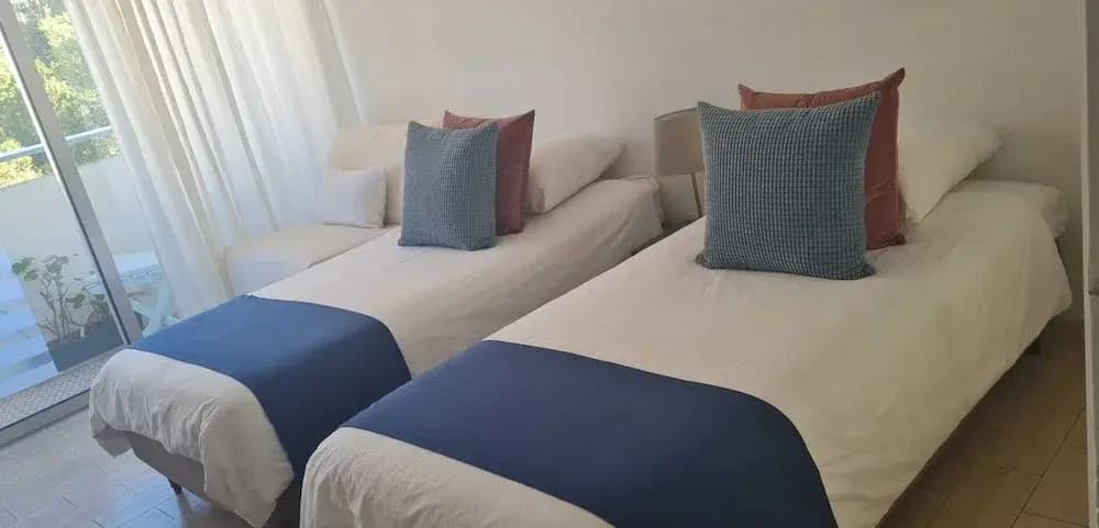 2 Bedrooms behind to the hotel Martinez - Photo 1