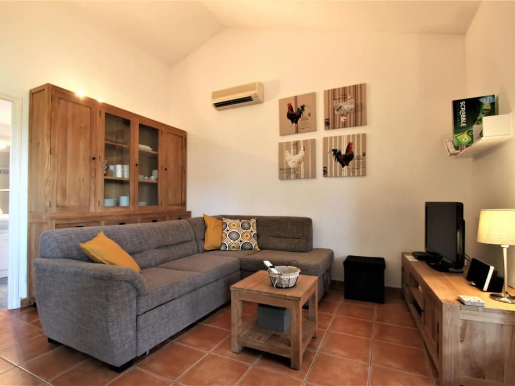 Provencal Parkside Haven - Photo 3