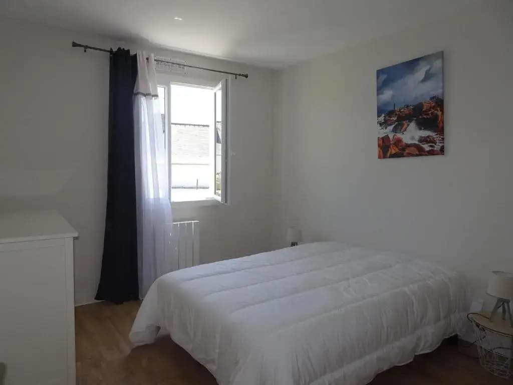 Comfortable Bungalow, Pink Granite Coast - Photo 1