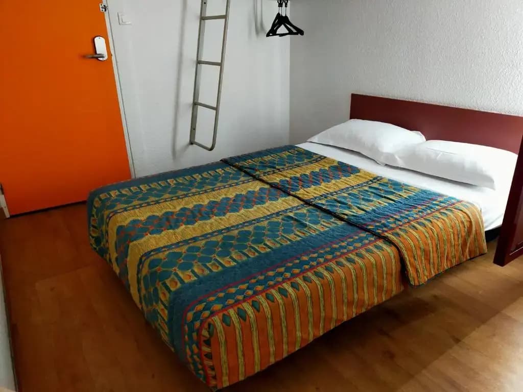 Hotel Thania - Photo 1