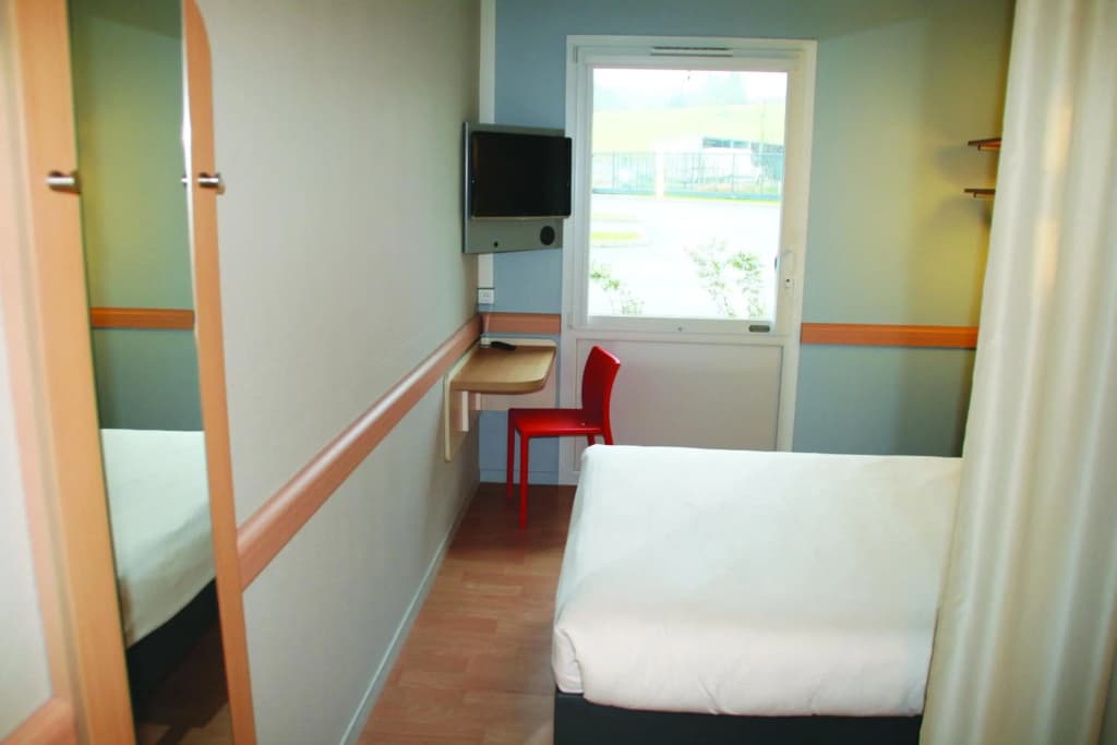ibis budget Saint-Pourçain-sur-Sioule - Miniature 6