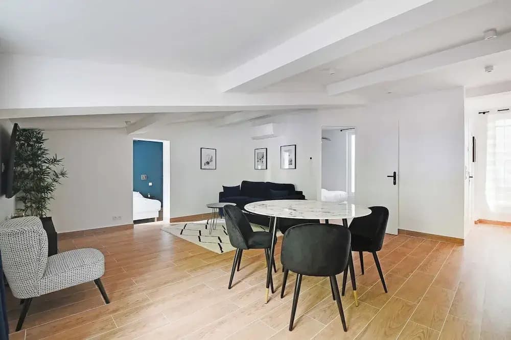 Refreshing 2bd/6p Apartment - 18th ard - Photo 5