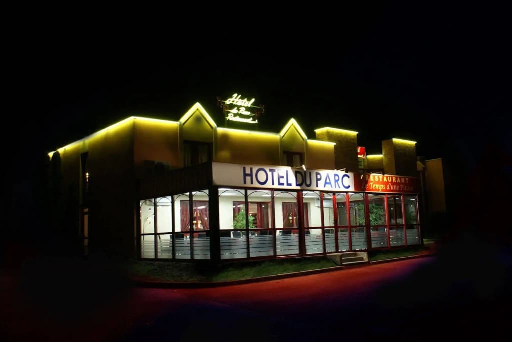Hôtel du Parc - Photo 1