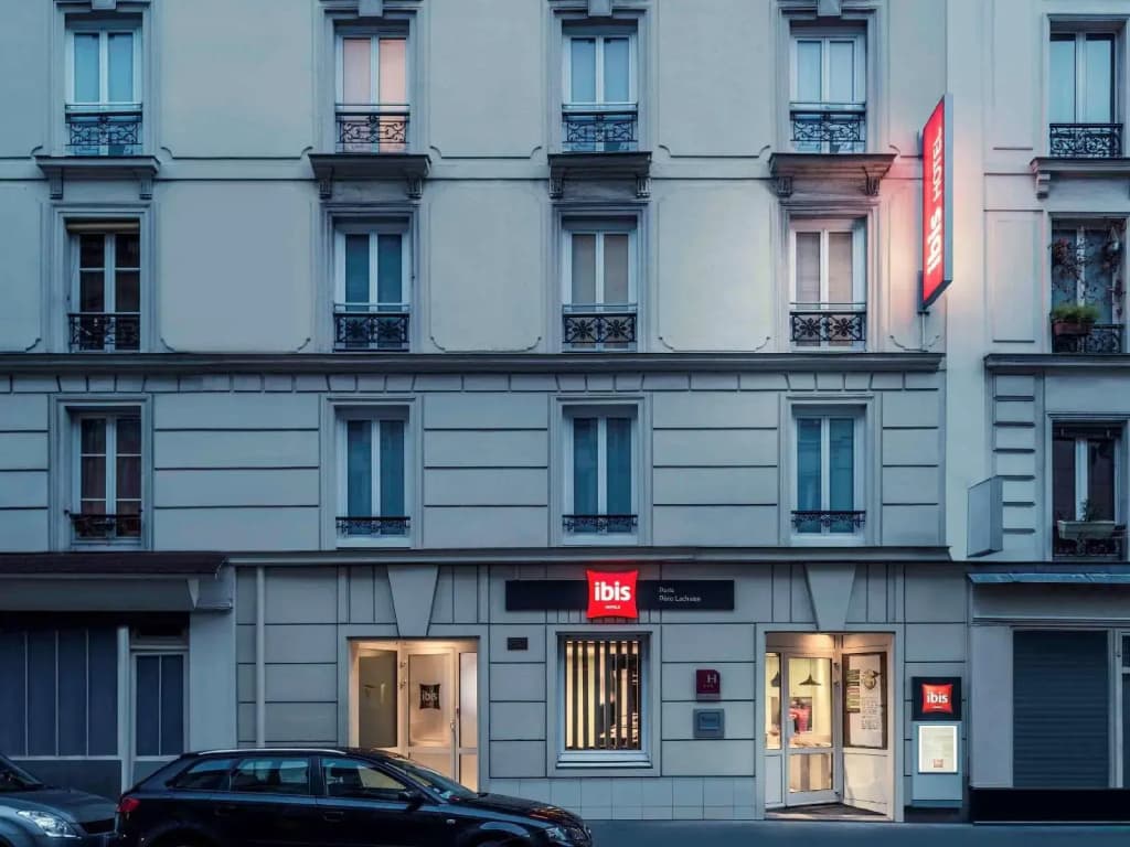 ibis Paris Père Lachaise - Photo 1