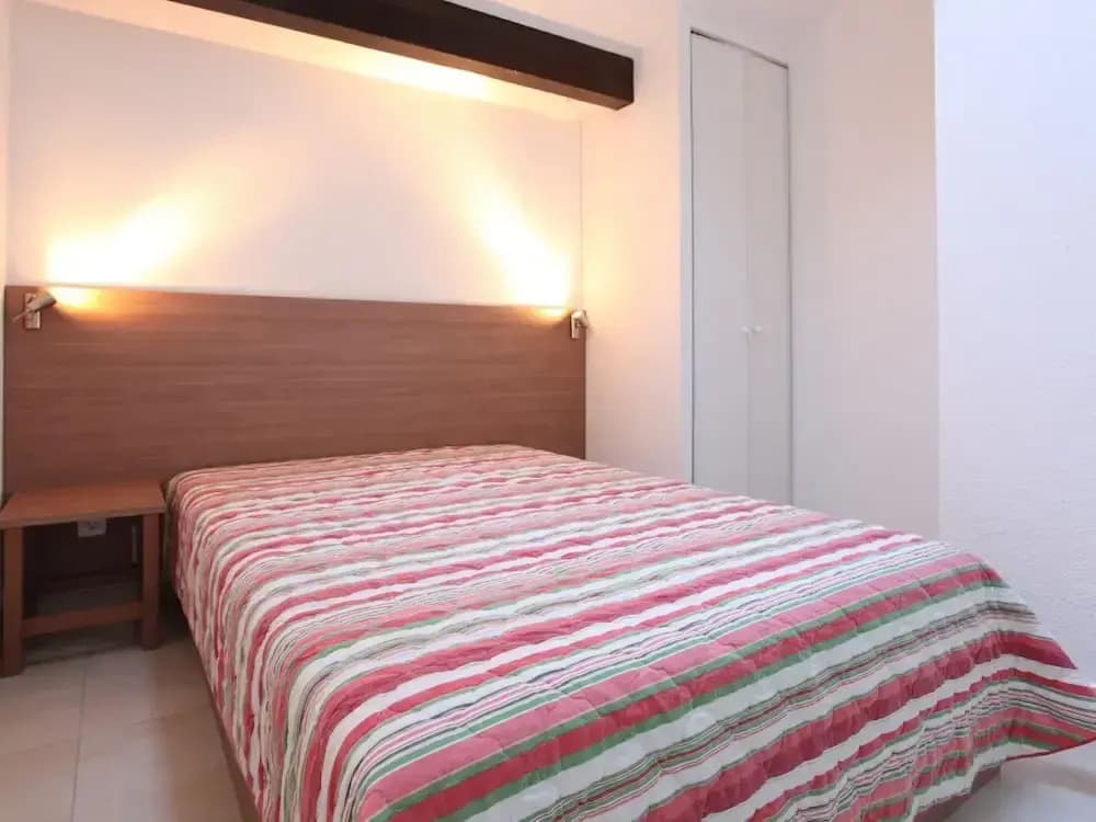 Inviting Apartment With Balcony - Miniature 8