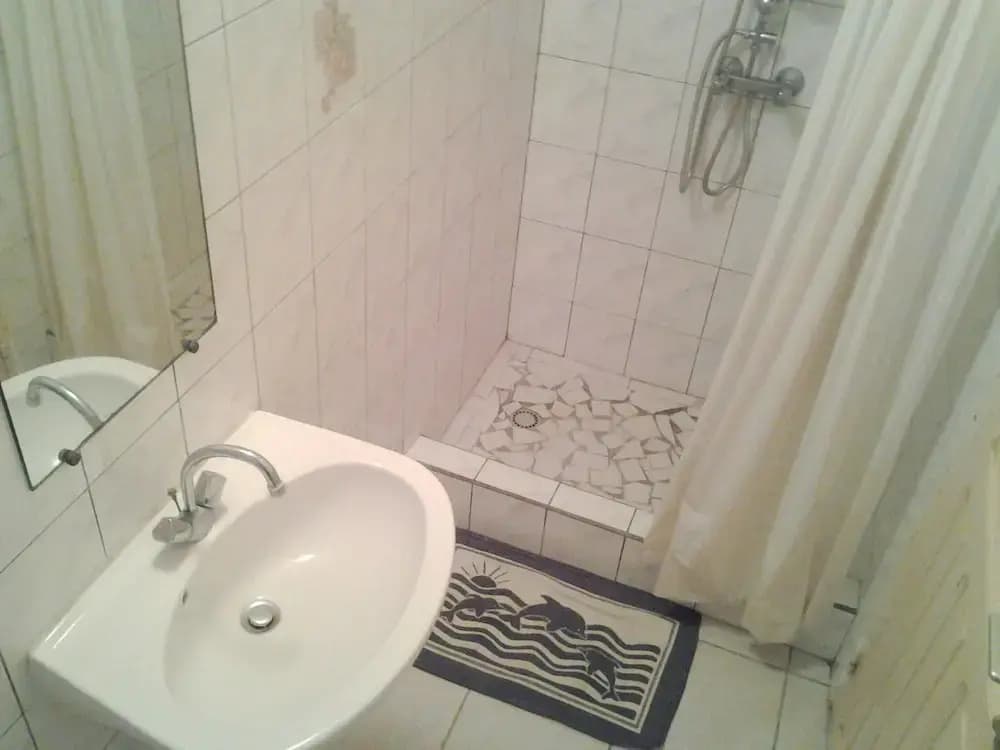 Apartment with One Bedroom in Le Moule, with Enclosed Garden And Wifi - 3 Km From the Beach - Miniature 7