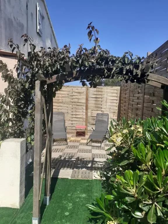 Maison à 200m de la mer, 10 mn de l'aéroport de Bastia avec sur place un Snack avec accès piscine gratuit pour la clientèl...