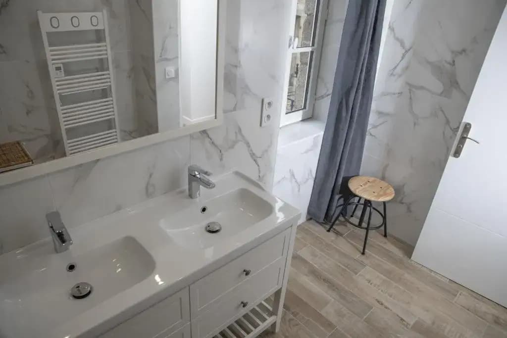 Triplex de luxe 110 m2 hyper centre jacuzzi - Miniature 6