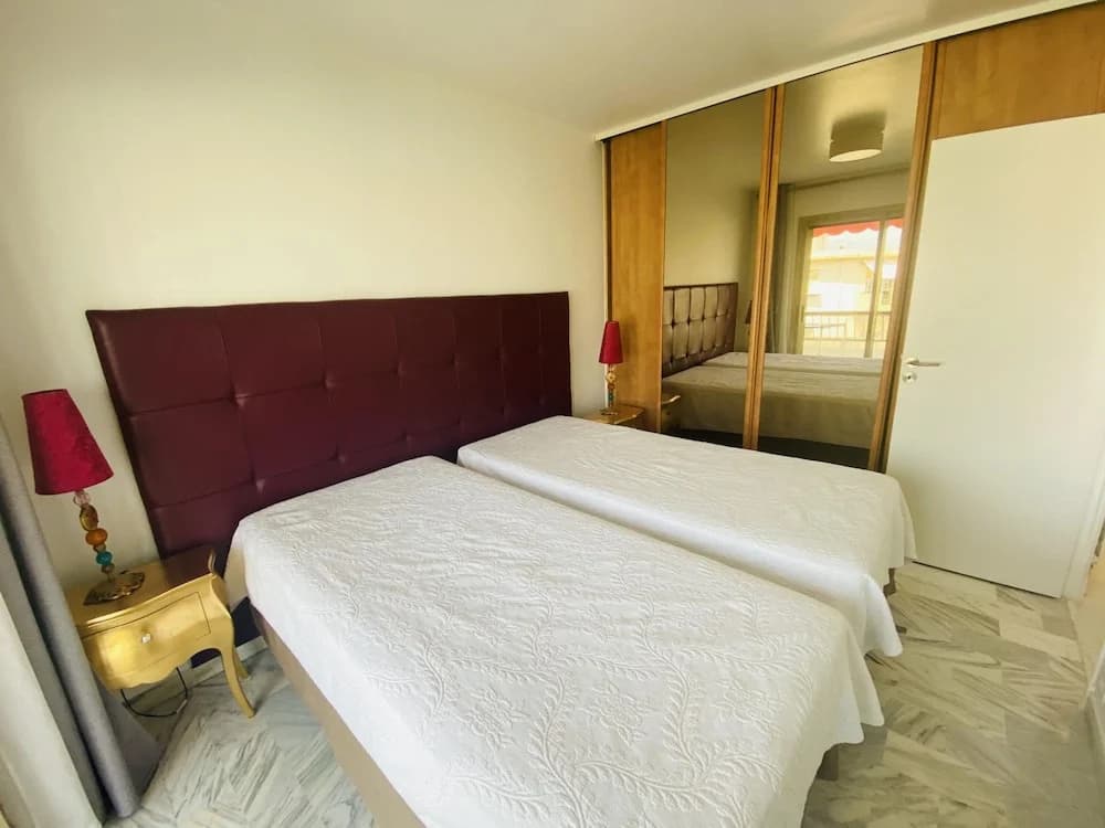Stylish one Bedroom Apartment in Central Cannes Just off the Croisette and Near Beaches - 680 - Miniature 8