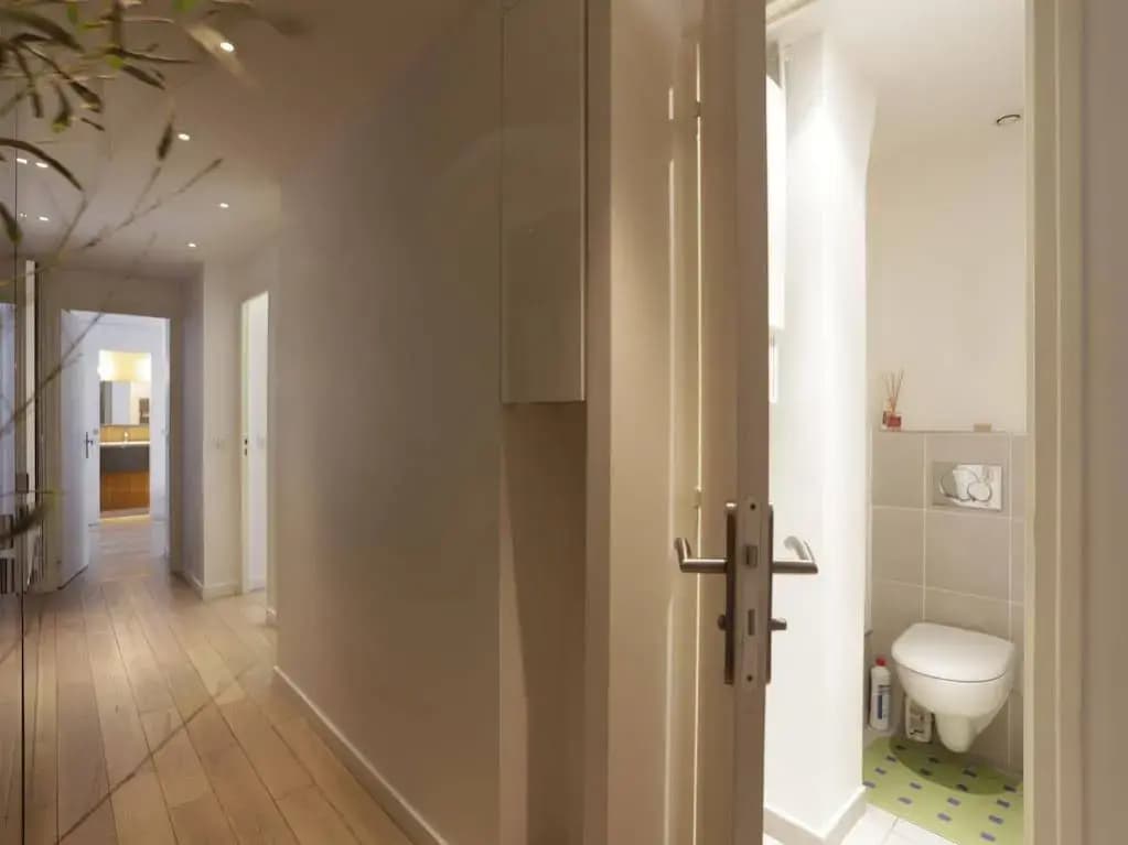 Sleek Apartments Near Saint Germain - Miniature 7
