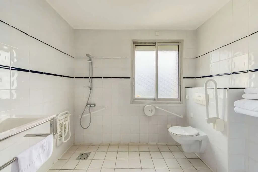 Brit Hotel Castres - Miniature 7