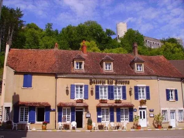 Hôtel Restaurant L'Auberge des Sources - Photo 1