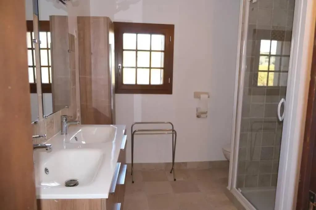 Typical mas provençal with swimming pool in a small hamlet near Mouriès in the Alpilles in Provence- 8 persons LS1-361 OUS...