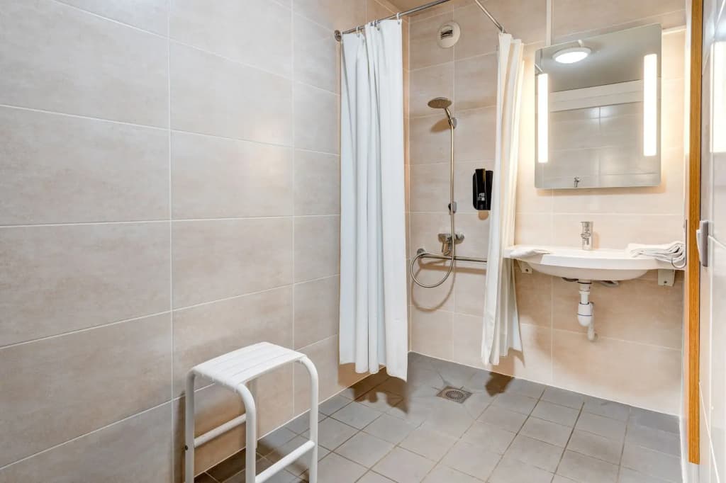 B&B Hotel Louveciennes - Miniature 8