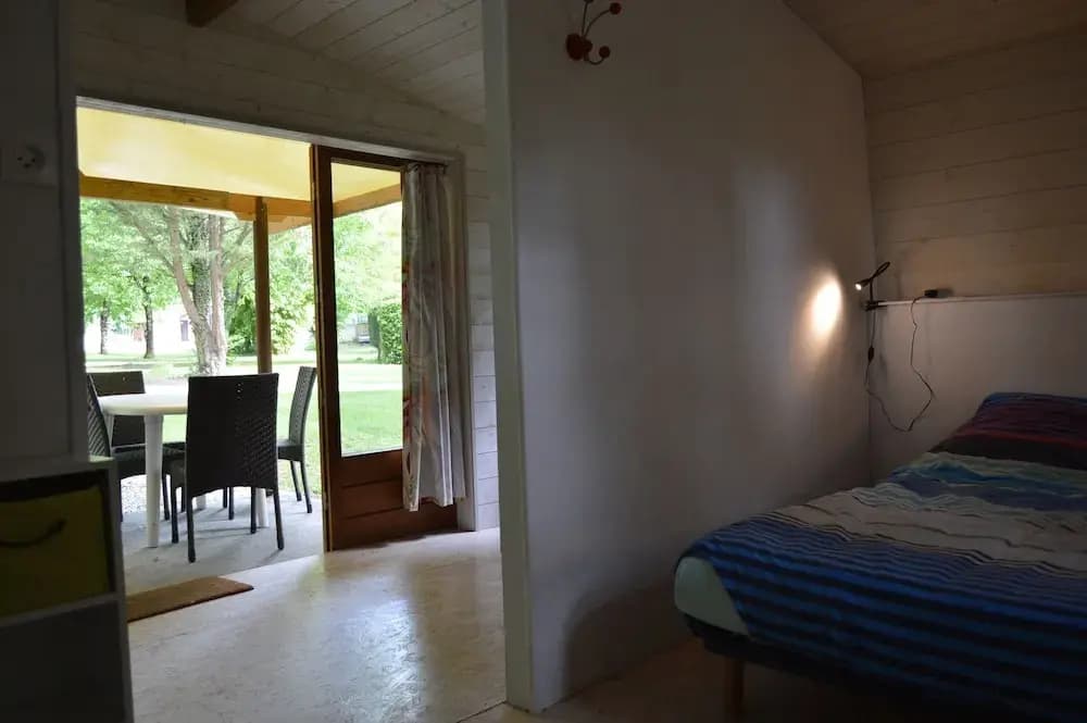 Camping Le Petit Lion - Lodges Bois - Photo 2