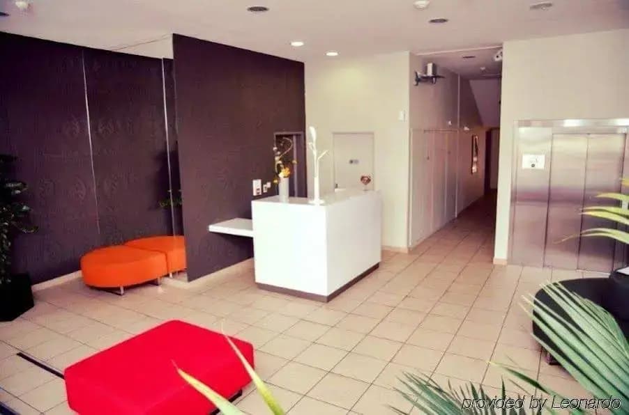 Lagrange Aparthotel Toulouse Saint-Michel - Photo 3