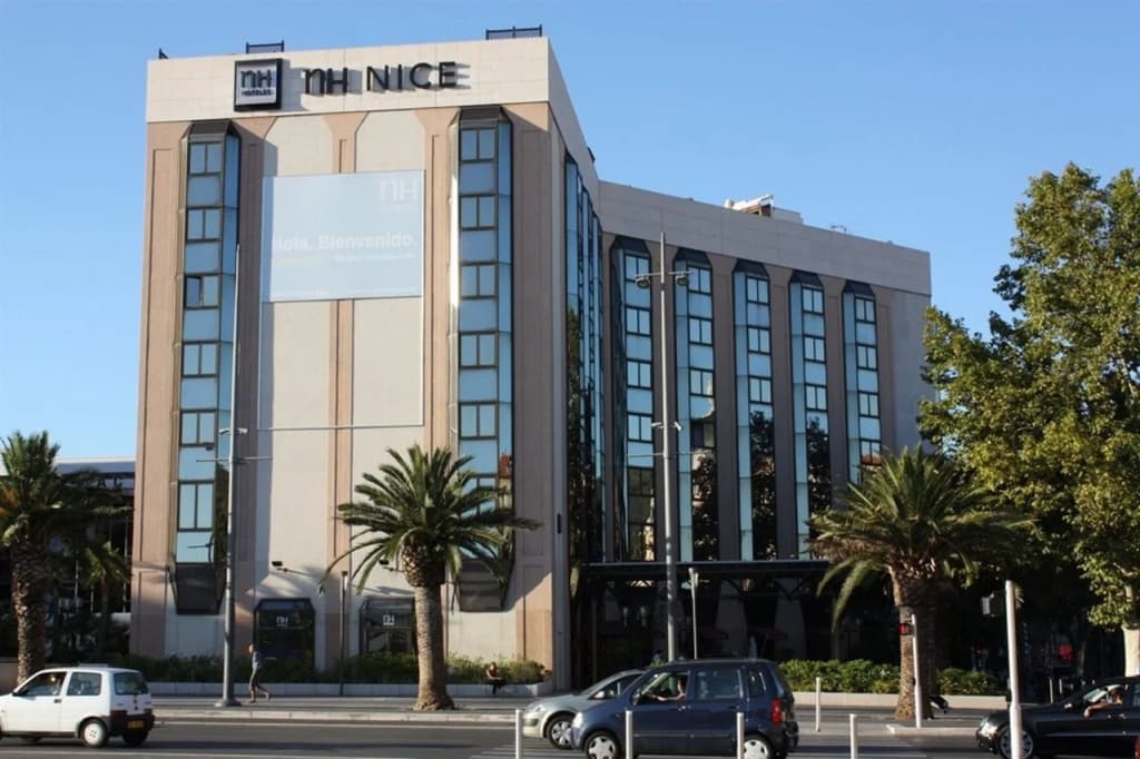 NH Nice - Photo 1