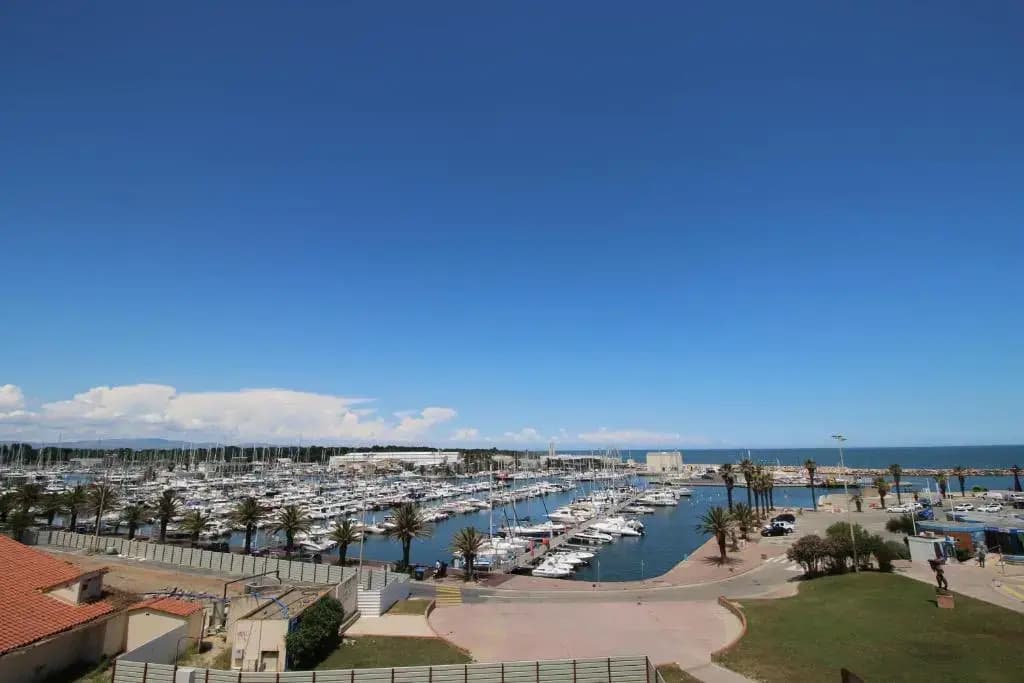 TRIDENT - T2 avec vue sur la marina et à deux pas de la plage - Miniature 6