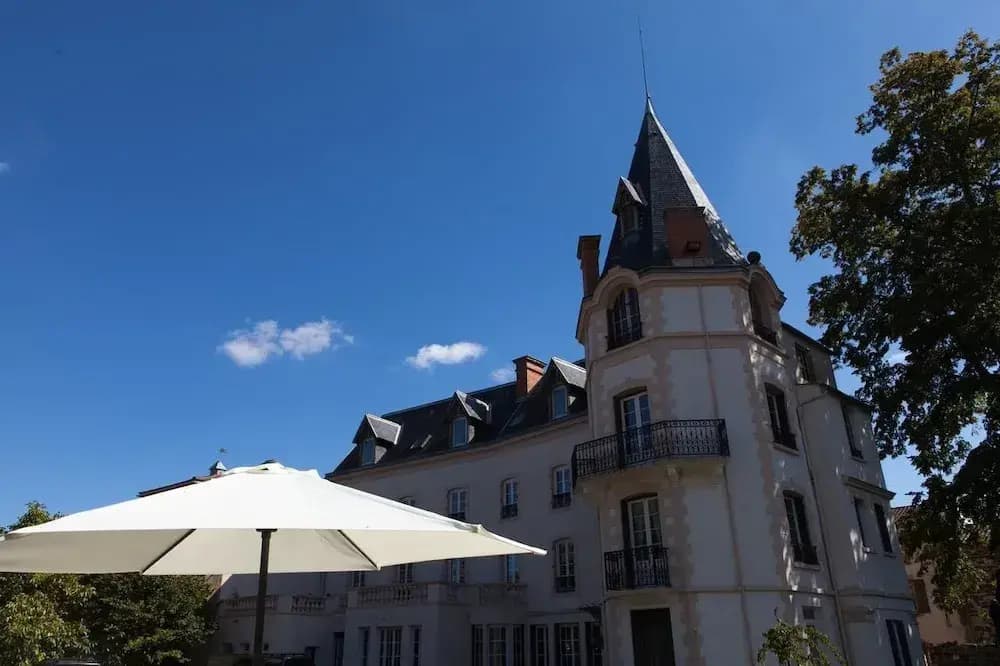 Chateau les 4 saisons - Photo 1