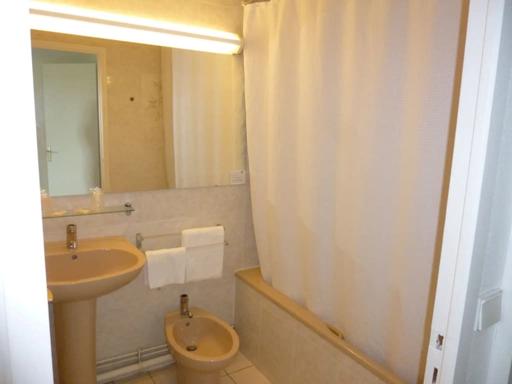 ibis Styles Poitiers Nord - Miniature 8