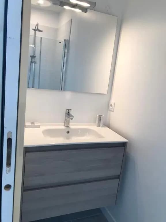 FLEUR DE SEL logement de 21m2 avec prêt vélos, meublé Tourisme 2 étoiles, cuisine et sdb privées avec terrasse clôturée de...