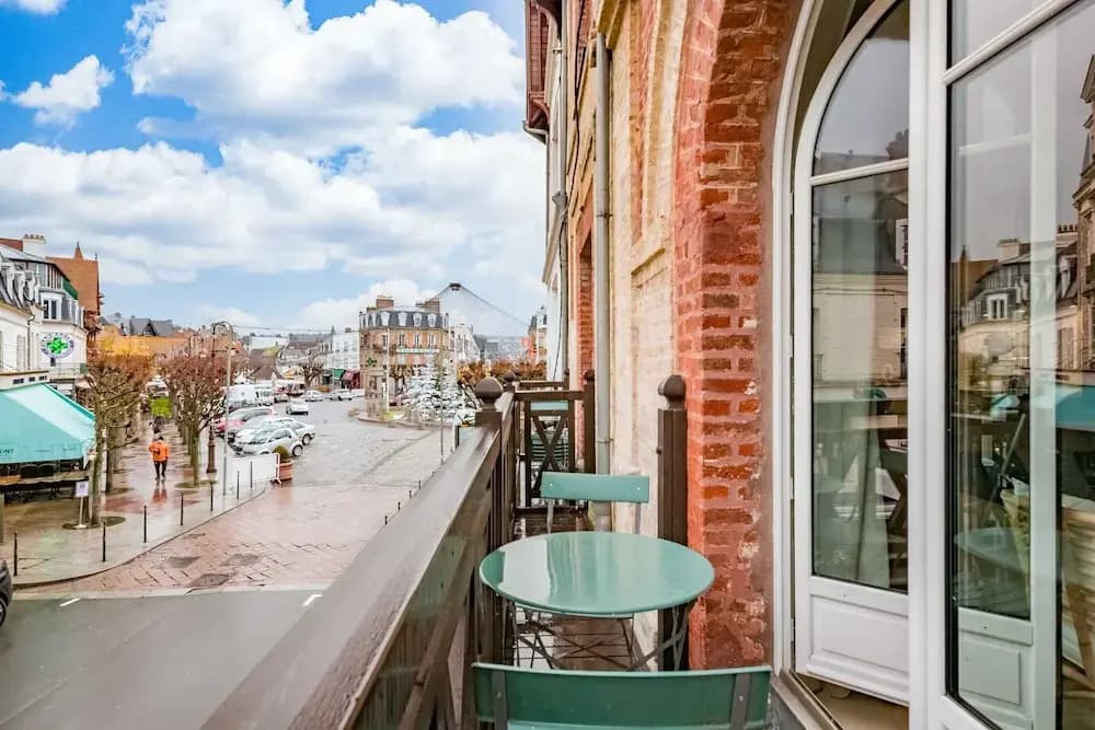 High-end 75m2 Apartment - Place Morny - Miniature 8