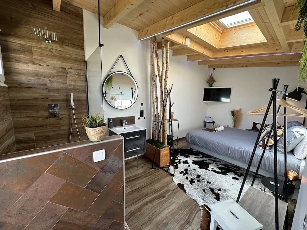 La Villa d'Hélène Chambres d’hôtes et Appartements-Cluses - Photo 3