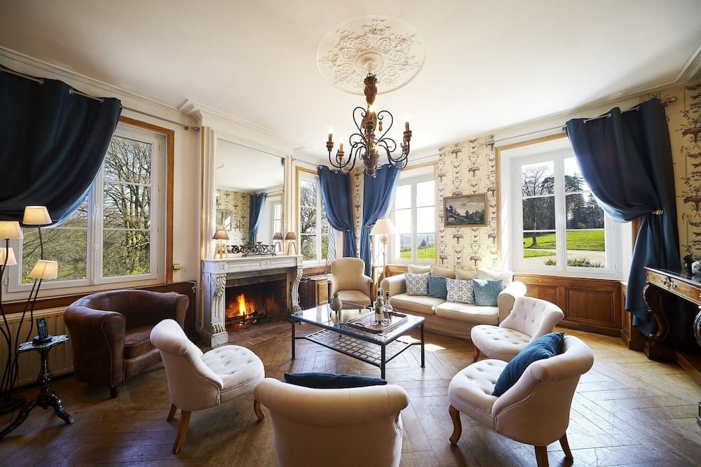 Castle in Aspires With Tennis Court & Valley View - Photo 4