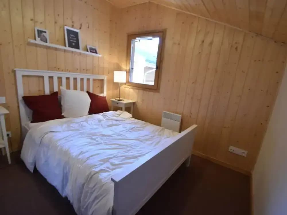 Splendid Chalet in Chamrousse With TV - Photo 2