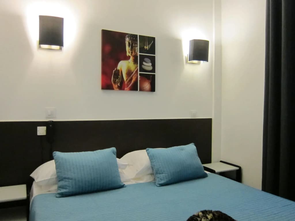 Brit Hotel Colbert - Photo 2