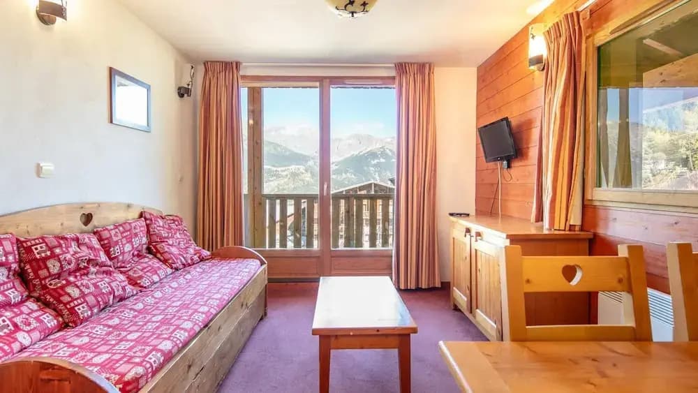 Cosy Apartment in the Mountains in Valfrejus - Photo 2
